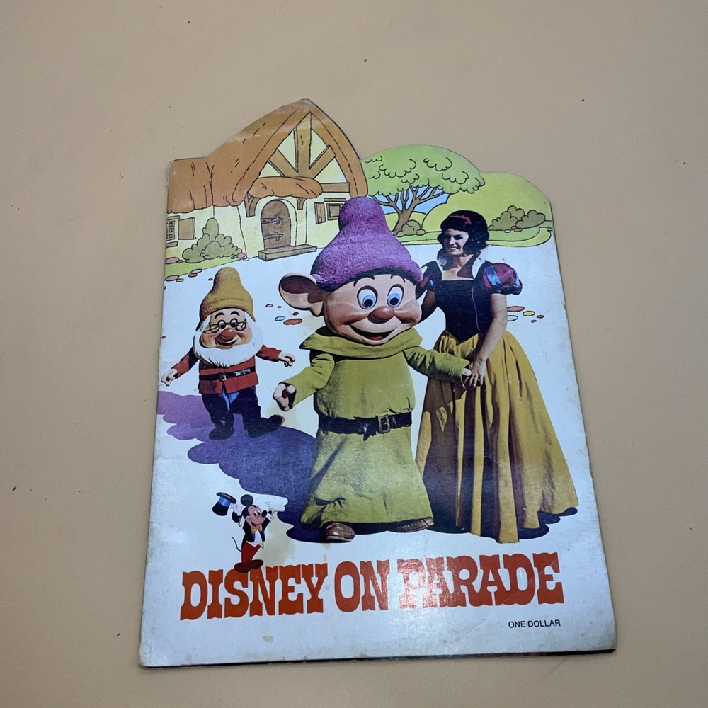 Vintage 1971 DISNEY ON PARADE Traveling Show Program